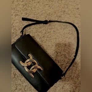 H&M shoulder bag purse black and gold 🖤💛